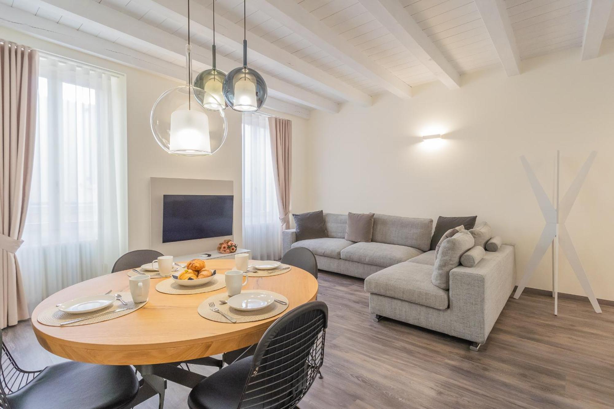 Modern & Stylish Apartment In Como City By Rent All 科莫 外观 照片